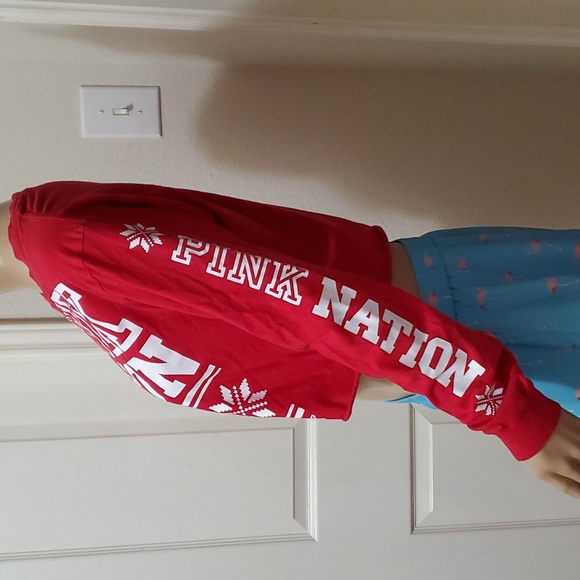 Victoria Secret's s cropped long sleeve snowflake trim Logo raw hem - Picture 4 of 8